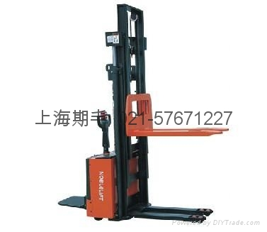 全电动堆高车